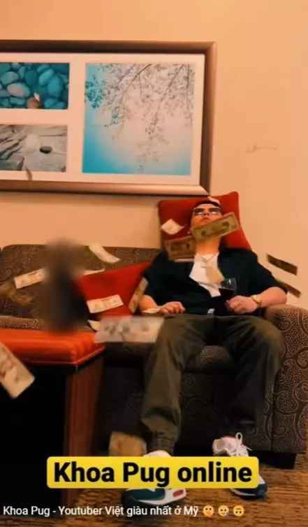 Chi phí thuê khiêng khoảng 1,6 triệu đồng trong khi đi cáp treo chỉ vài trăm nghìn. Theo Khoa Pug, đây là trải nghiệm thú vị, được thoải mái ngắm cảnh hai bên đường đi.