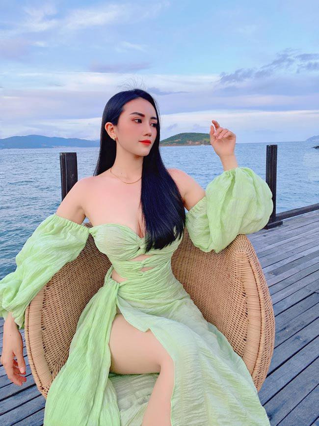 Ngọc Bích từng có hành trình giảm cân "lột xác" ngoạn mục. Cách đây nhiều năm, cô nàng thường xuyên được bạn bè gọi với cái tên "Bích mập", "Bích béo"...