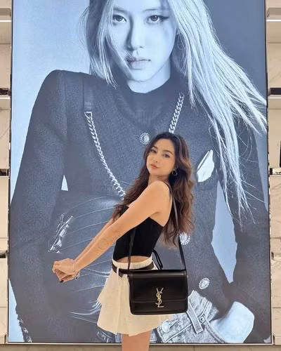 Diệp Lê cũng đang sống trong không gian rộng rãi và được decor hiện đại.