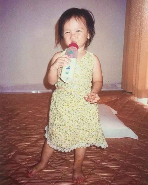 Đến hẹn lại lên, mỗi dịp Quốc tế Thiếu nhi là dân tình lại đua nhau đăng ảnh hồi bé để hưởng ứng. Hải Tú - “nàng thơ” nhà Sơn Tùng M-TP cũng không ngoại lệ.