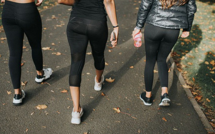 Mọi trang phục ứng dụng đời thường đều có nguy cơ biến bạn trở thành "ngôi sao" đường phố nếu không có sự quan sát và lựa chọn phù hợp với bản thân. Nhiều lỗi thời trang có thể xảy ra từ những chi tiết nhỏ nhất.