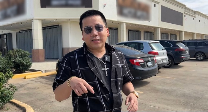 Sau màn kéo chân tăng chiều cao, Khoa Pug vẫn đi lại tập tễnh Sau man keo chan tang chieu cao, Khoa Pug van di lai tap tenh