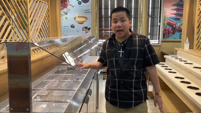 Tuy nhiên, Khoa Pug cũng tuyên bố đây chỉ là một phần nhỏ tài sản của mình. Chính vì thế, dù nhà hàng có thành công hay thất bại thì cũng không ảnh hưởng tới những gì nam Youtuber đang có.