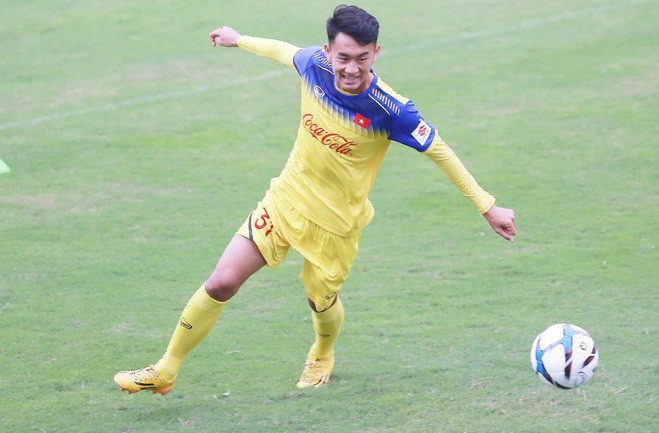 Xuân Tú từng chia sẻ anh có được chiều cao tốt như hiện giờ là do có một thời gian chỉ ăn, ngủ và tập hồi phục vì chấn thương. Đúng vào quãng thời gian được "bồi bổ" đó mà anh cao lên hơn 10cm chỉ sau khoảng 1 năm.