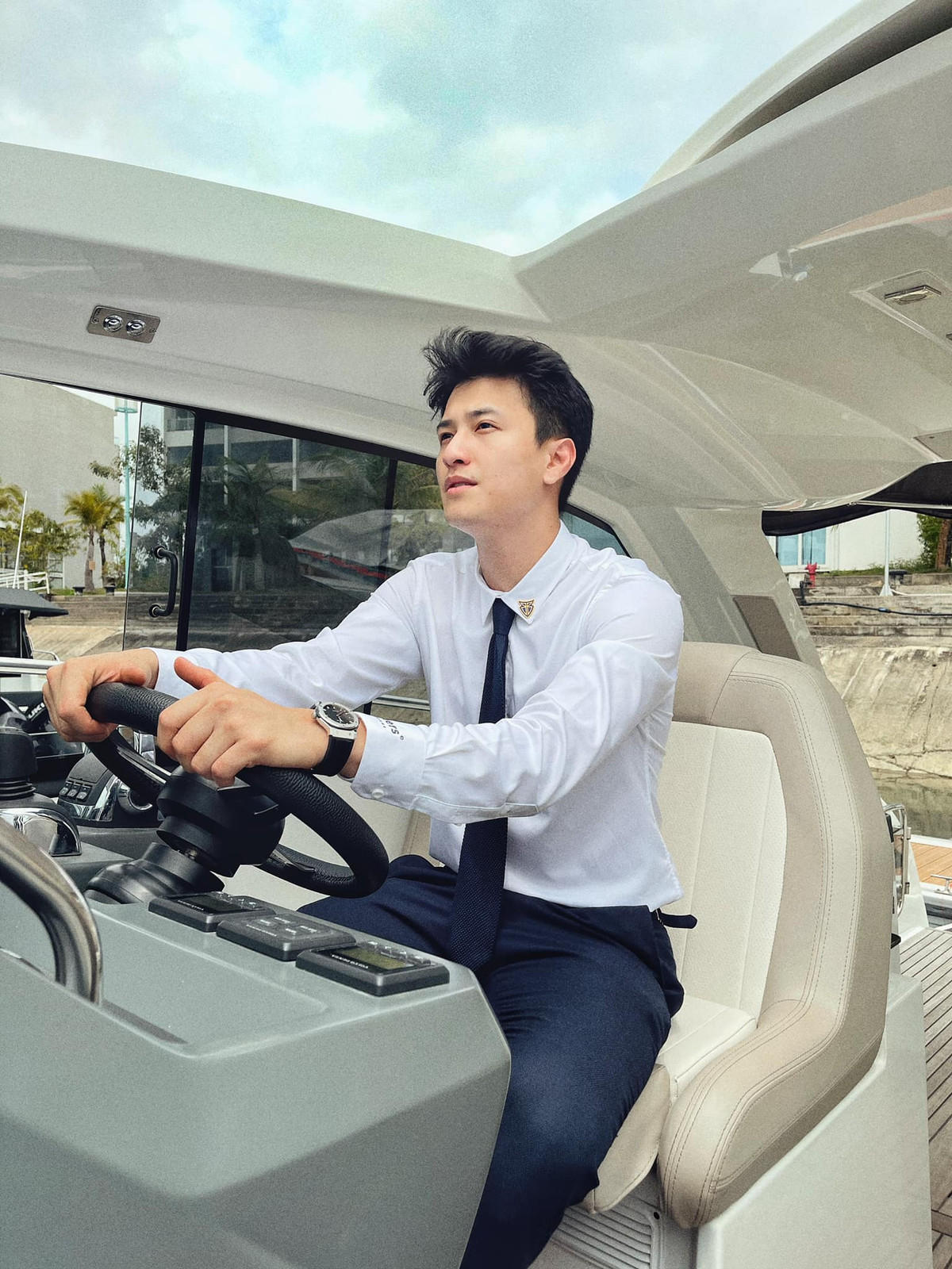 Sau phốt "đá xoáy" người yêu cũ, Huỳnh Anh liên tục giải thích nhưng vẫn bị gắn mác vô duyên.