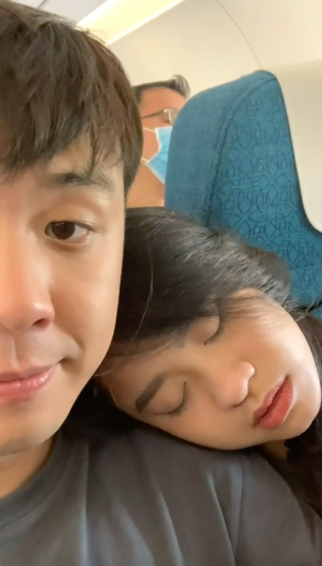 Được biết, Huy Me và Hàn Hằng sống chung trong một căn hộ ở TP.HCM lâu nay dù chưa làm đám cưới. Trong hầu hết các hoạt động thường ngày, cặp đôi đều làm cùng nhau. Hay rõ hơn trong một đoạn clip trả lời câu hỏi vui vẻ, cả hai cũng để lộ chuyện sống chung qua những câu hỏi như: “Khi ngủ dậy ai gắt gỏng hơn”, “Ai mất nhiều thời gian hơn khi ra đường”,...