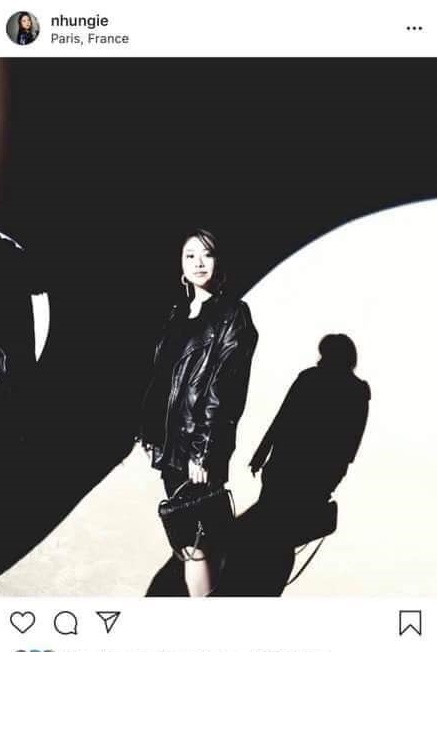 Theo báo cáo, cô gái là Nguyễn Hồng Nhung, sinh năm 1993, hiện đang là quản lý của một 1 khách sạn có địa chỉ ở phố Trúc Bạch, quận Ba Đình, Hà Nội. Được biết trước đó, Nhung đã tới vùng dịch COVID-19 tại Ý và sang Pháp, Anh du lịch, gặp gỡ người thân nhưng sau khi về Việt Nam, cô gái này đã không khai báo để tránh phải cách ly.