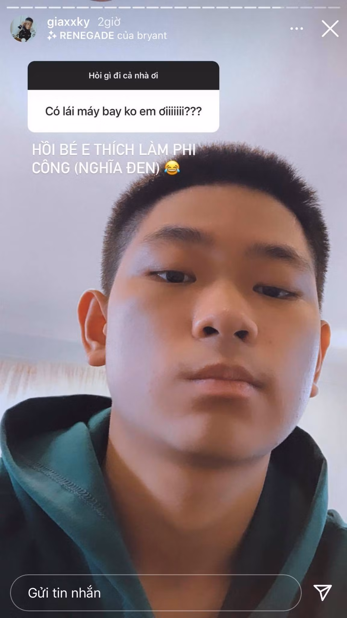 Chiếc xế hộp giá bạc tỷ của Gia Kỳ sử dụng cũng là "cheap moment" với Ngọc Trinh.