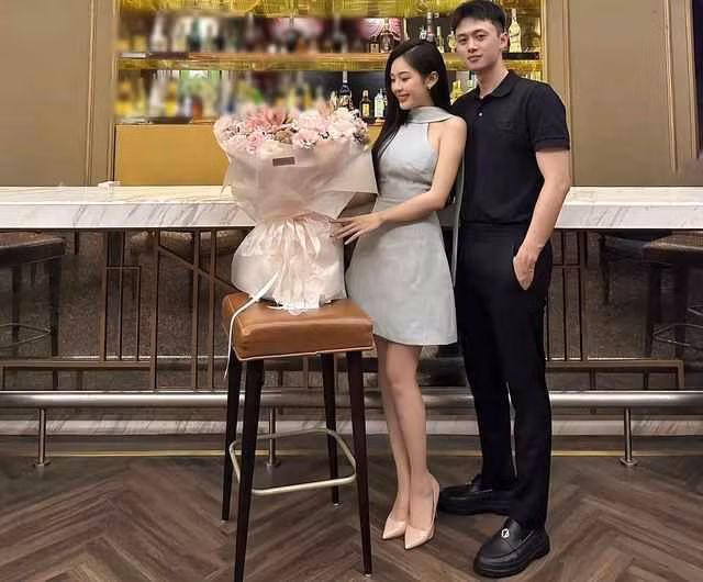 Ngay lập tức danh tính của cặp đôi gây bão mạng trên đã được tìm ra. Đó là Ngọc Linh (sinh năm 2001) và Đinh Trung (sinh năm 2002). Cả hai đang học tập và làm việc tại Nam Định.