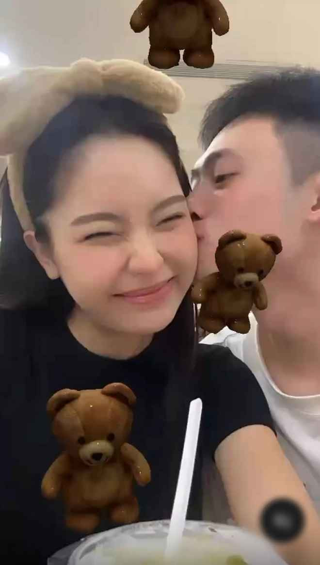 Mỗi ngày, Ngọc Linh và nửa kia của mình dành ra 2 tiếng để cùng nhau tập luyện pickleball.