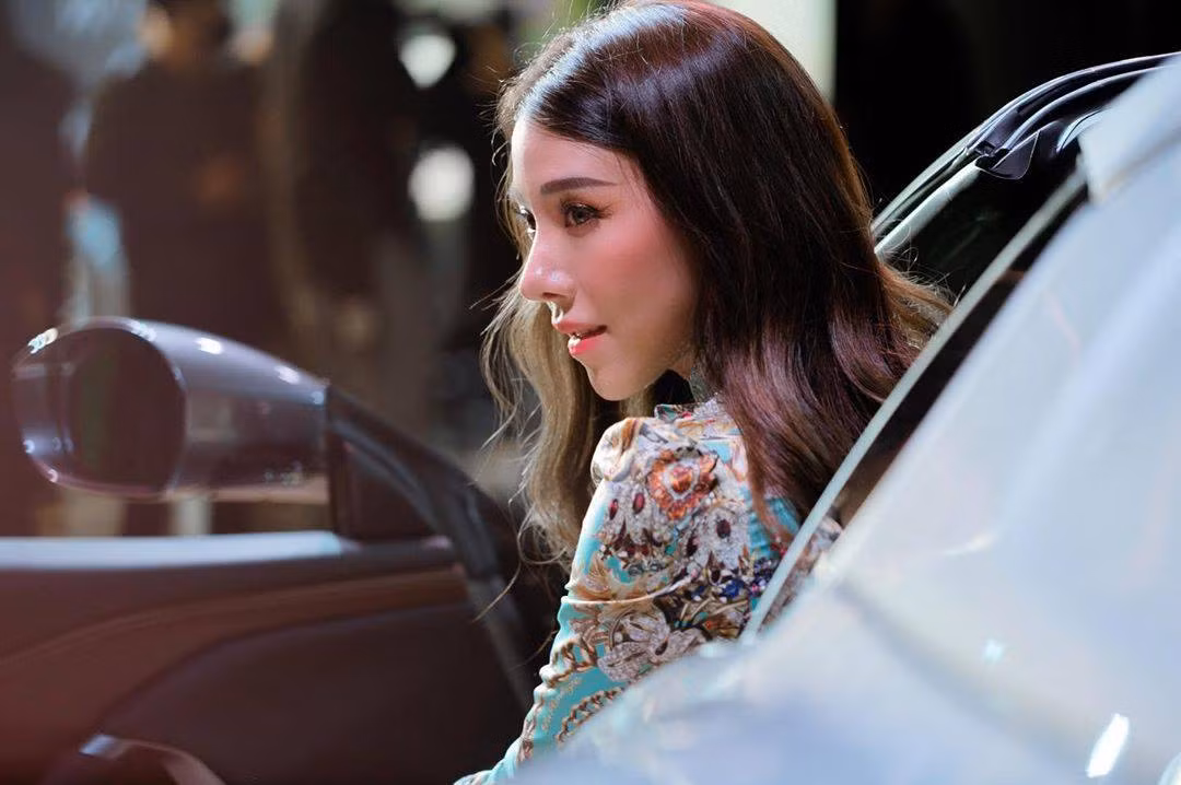 Bên cạnh siêu xe là ô tô, Victoria còn có mô tô.