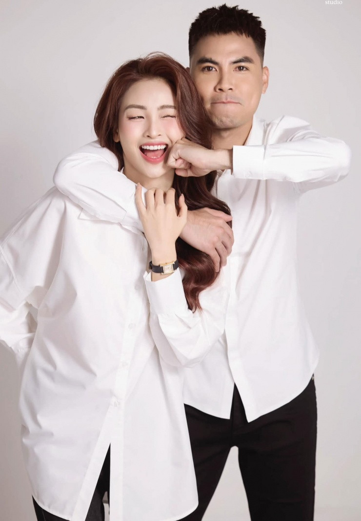 Đầu năm nay, bạn gái cũ của Đức Huy lên tiếng tố Huyền Trang là người thứ ba khiến họ chia tay.