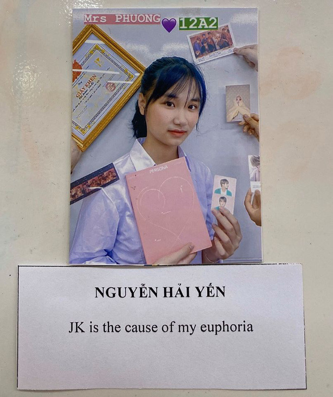 Nhìn bộ ảnh dễ thương thế này mới biết, ai bảo kỷ yếu là phải cầu kỳ, chỉ cần đơn giản, tự nhiên, các thành viên trong lớp cùng tái hiện những giây phút vui vẻ bên nhau hóa ra lại trở thành những bức ảnh đẹp nhất.