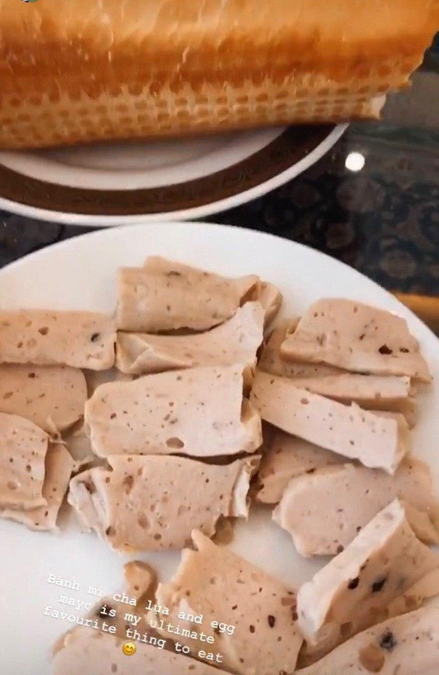 Trong chuyến công tác Hà Nội vừa xong, thêm 1 lần Tiên Nguyễn chia sẻ về món dân dã cô yêu thích bậc nhất: chả.