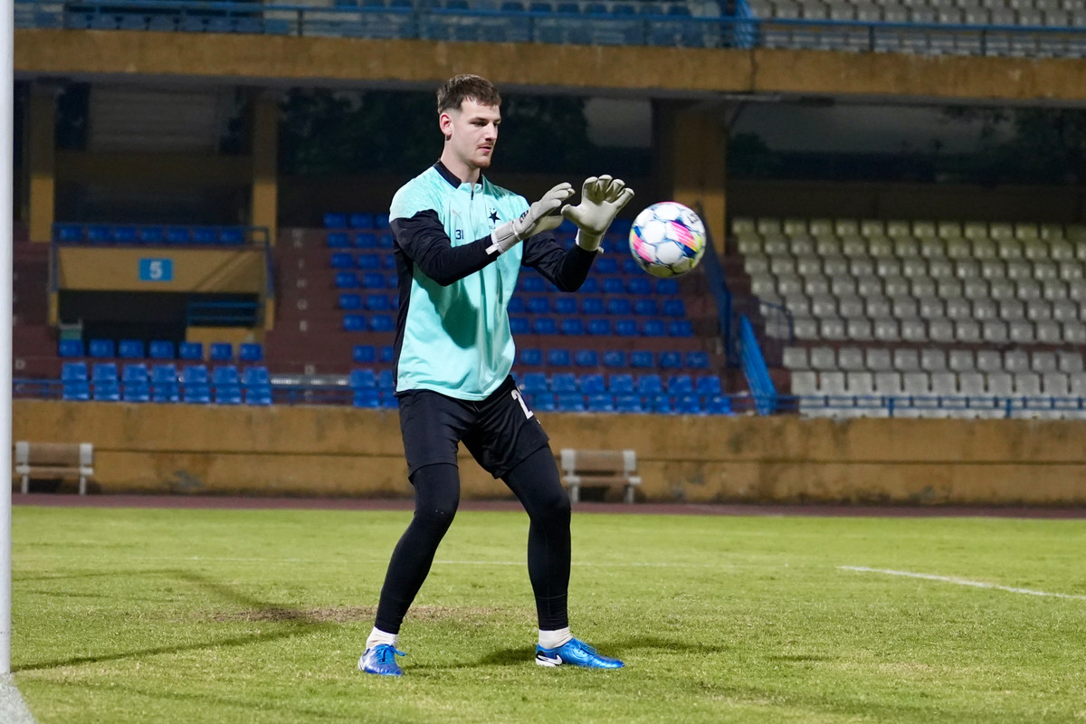 Thời tiết thuận lợi cũng giúp các cầu thủ thoải mái hơn trong suốt buổi tập.