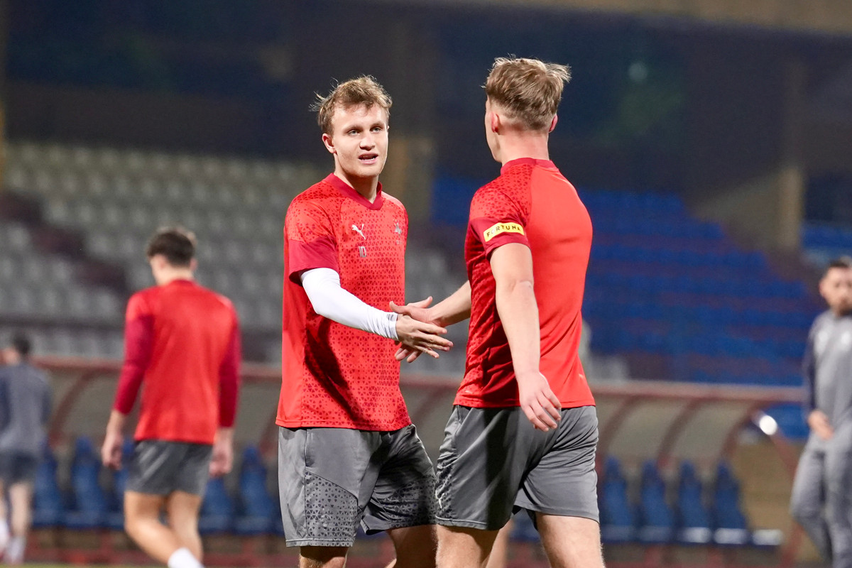 Trận đấu giữa Câu lạc bộ Slavia Praha và Câu lạc bộ Công an Hà Nội sẽ có sự góp mặt của những ngôi sao nổi tiếng, bao gồm Ivan Schranz, đồng vua phá lưới UEFA EURO 2024, cùng với các cầu thủ của Câu lạc bộ Công an Hà Nội.