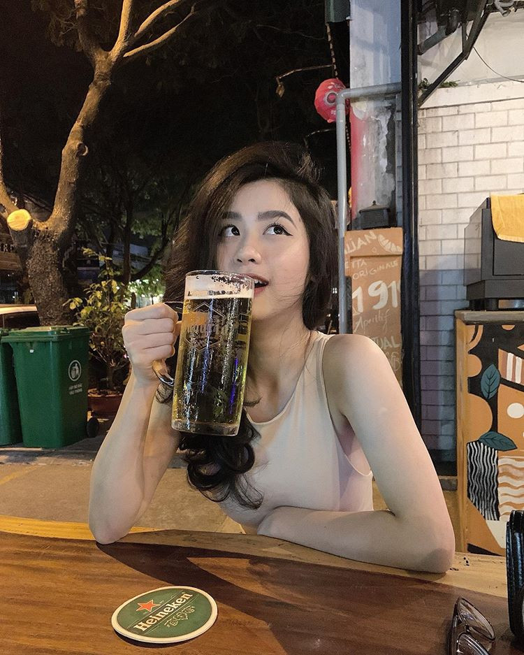 Ngay sau khi công khai, Huyme và Hàn Hằng "thỏa sức" tuyên bố chủ quyền, thể hiện tình cảm dành cho đối phương cực ngọt ngào.