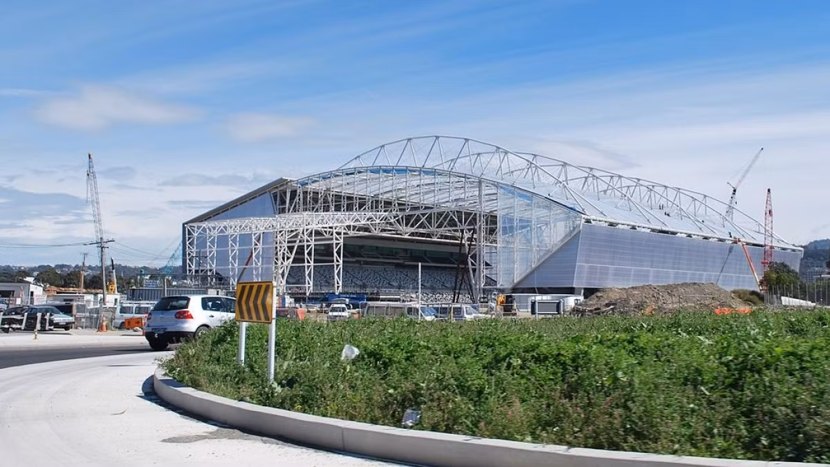 Sân Forsyth Barr được chọn tổ chức World Cup nữ năm nay cũng một phần vì sân đấu này có mái che để đảm bảo sức khỏe cho cầu thủ và khán giả.