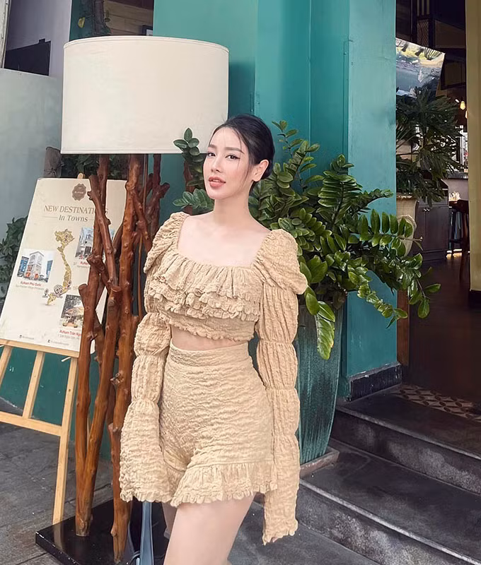 Thanh Thảo có mối quan hệ thân thiết với khá nhiều ngôi sao. Đáng chú ý nhất là người đẹp Ngọc Trinh.