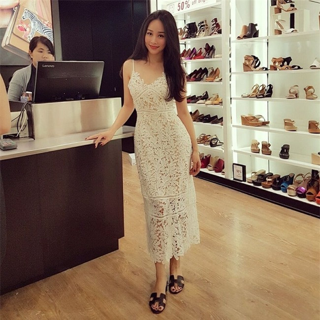 Dù đã 33 tuổi nhưng cô nàng vẫn giữ được vóc dáng và nhan sắc khuynh đảo như ngày nào.