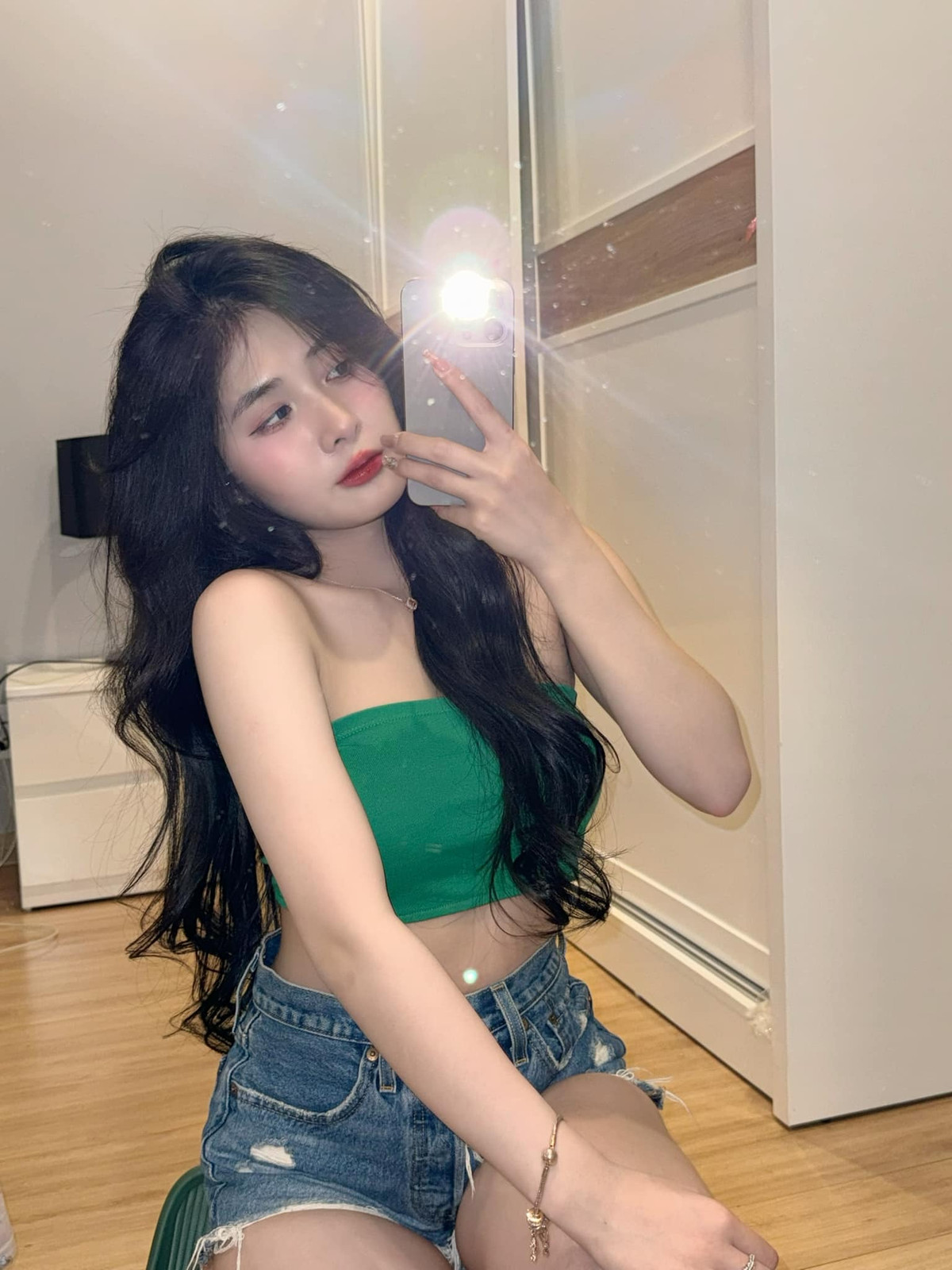 Việc Quỳnh Alee "tha thu" hình ảnh nhân vật Luffy cũng thể hiện sự quan tâm của cô đối với cộng đồng người hâm mộ anime và manga.