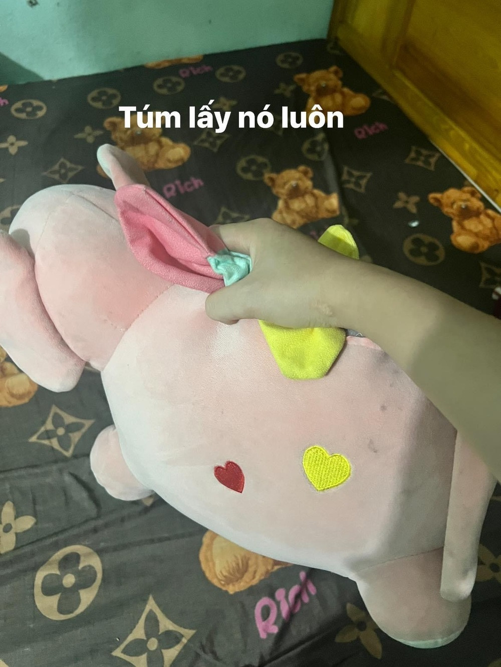 Từng có nhiều trường hợp giấu quỹ đen bị vợ phát hiện thì xác định nếu không bị tịch thu thì cũng bị cắt hết trợ cấp. Do đó, các anh chồng thường tìm cách giấu rất kỹ. Tuy nhiên, với giác quan thứ 6 của chị em phụ nữ thì “cái kim trong bọc lâu ngày cũng sẽ lòi ra”.