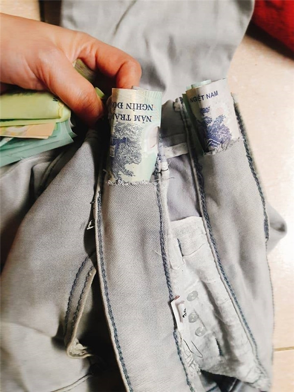 Hội chị em lập tức vào cuộc kiểm tra những chú gấu bông ở trên giường. Nhiều người còn hài hước đùa rằng không biết số phận của anh chồng sẽ như thế nào sau khi đi làm về.