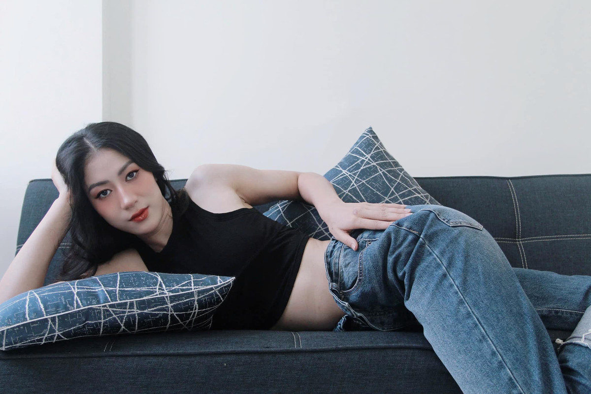 Cách đây tròn 1 năm (tháng 2/2024), Hoàng Thị Kiều Trinh và chuyền hai Đoàn Thị Lâm Oanh đang cùng khoác áo CLB Chonburi E-Tech, thi đấu tại giải bóng chuyền vô địch quốc gia nữ Thái Lan.