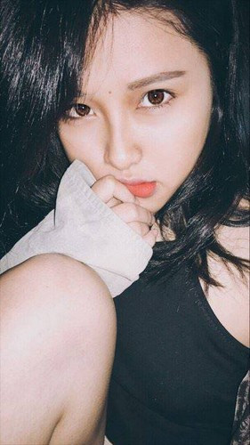 Ngay sau đó, Thanh Nga khẳng định tài khoản TikTok kia không phải là của bản thân và cô cũng chưa bao giờ livestream trên nền tảng MXH trên. 9X cũng chia sẻ hiện nay có rất nhiều tài khoản giả mạo, mong mọi người cảnh giác.