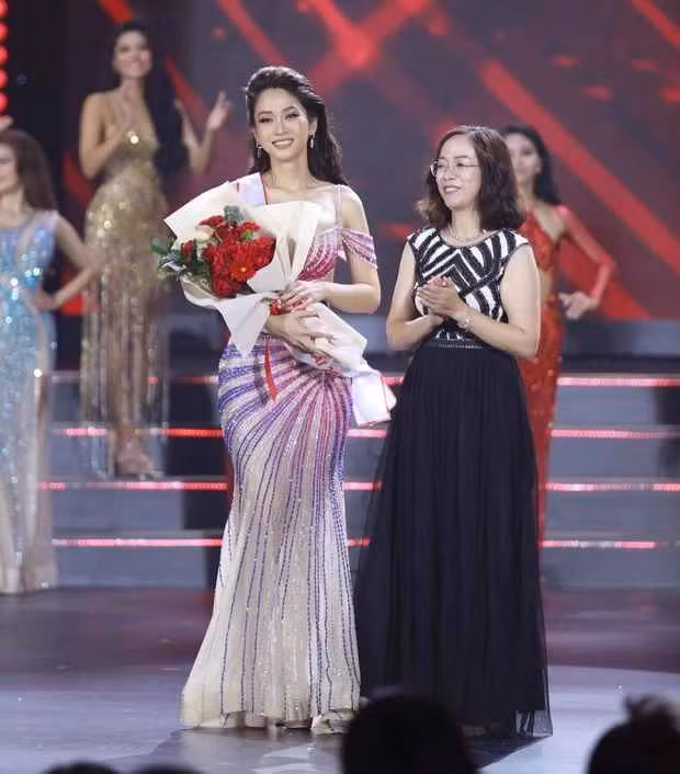 Mỗi khi Lê Bống từ chối vì sợ béo thì cặp đôi lại cãi nhau nên cô lại ăn và tăng cân.