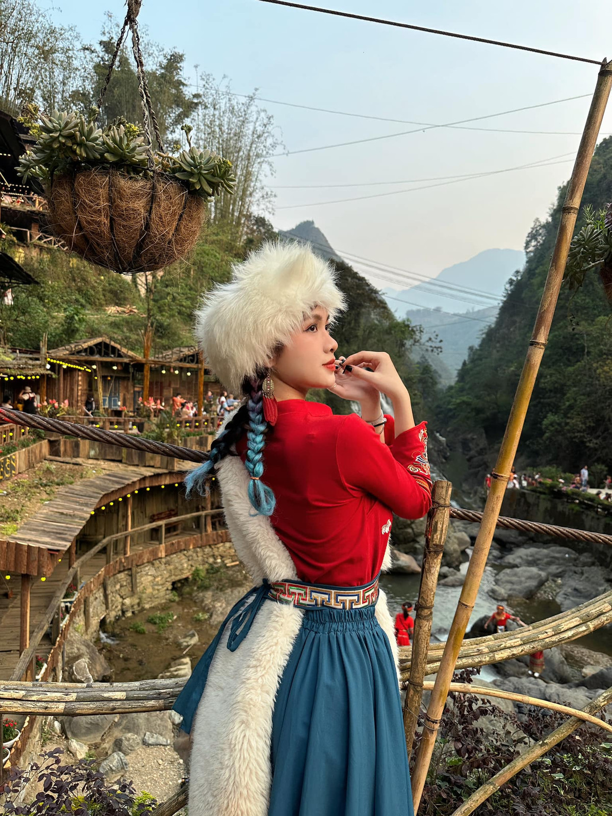 Điểm cuốn hút ở hot girl Hà thành không chỉ là sắc vóc quyến rũ mà còn là thần thái ngút ngàn.