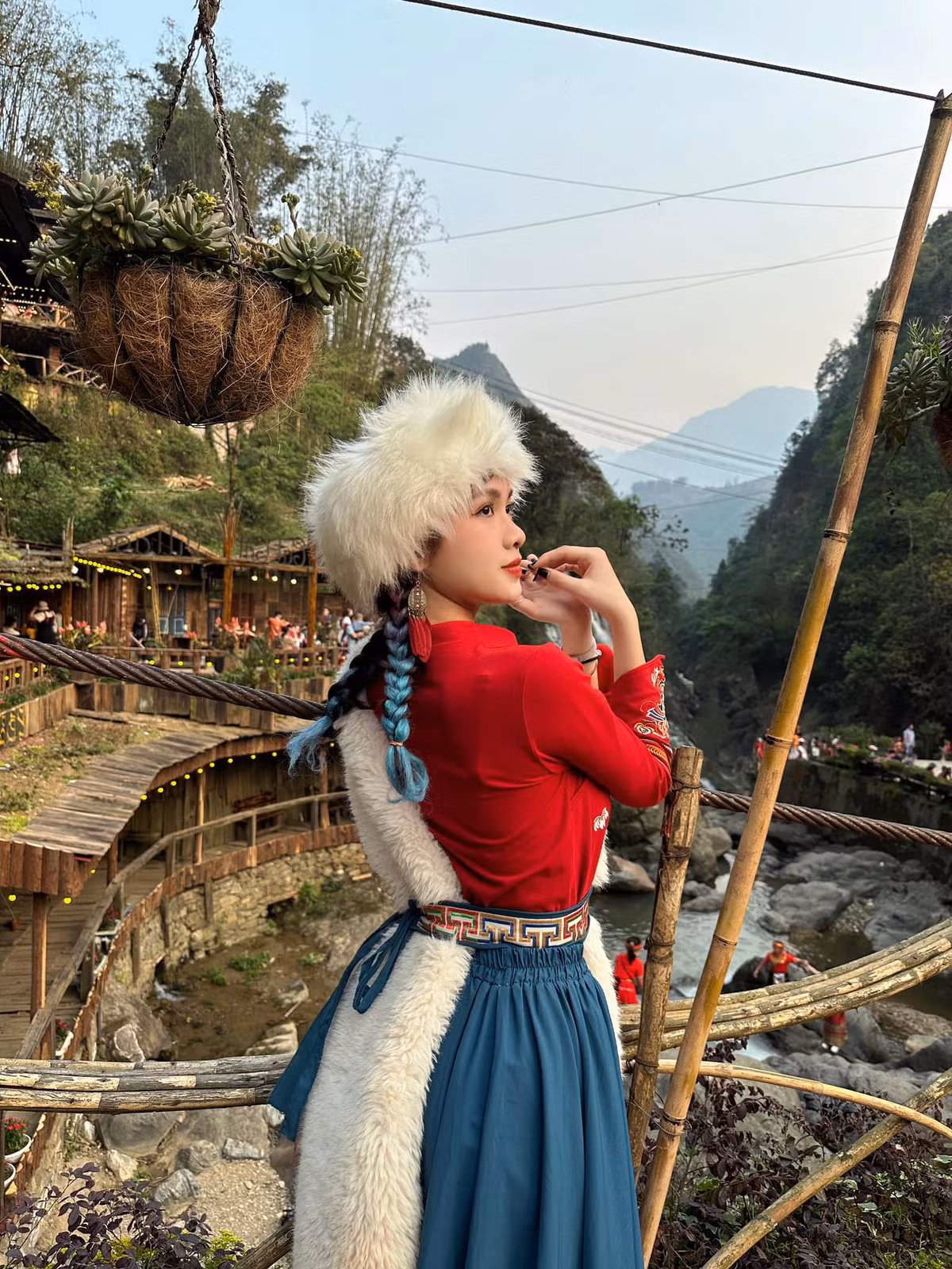 Điểm cuốn hút ở hot girl Hà thành không chỉ là sắc vóc quyến rũ mà còn là thần thái ngút ngàn.