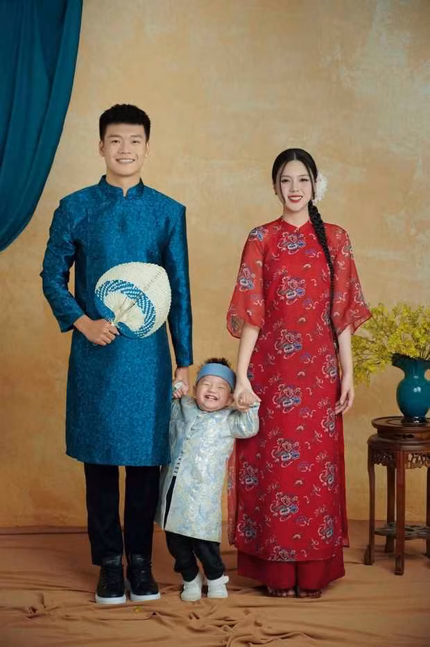 Bộ ảnh tết nhà Thành Chung - Tố Uyên