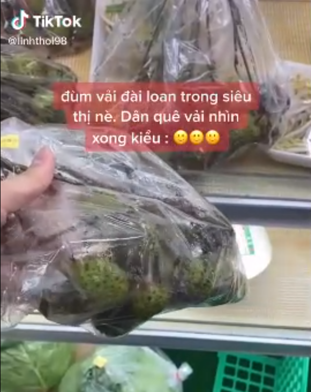 Không chỉ gây chú ý bởi ngoại hình và chất lượng, chùm vải được bán trong siêu thị tại Đài Loan khiến ai cũng bất ngờ vì giá.