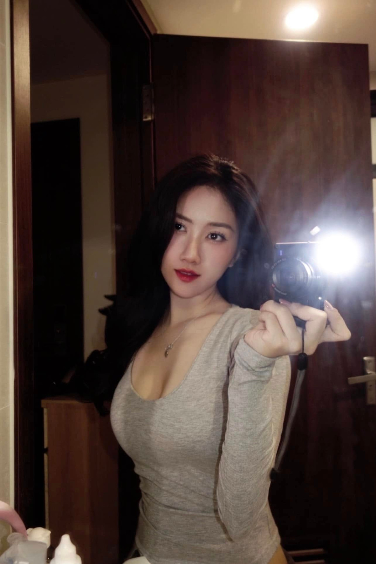 Nhiều fan còn chia sẻ rằng đây là một khoảnh khắc vô cùng đáng nhớ và khiến họ cảm thấy như được "gần" Linh Nắng hơn bao giờ hết.