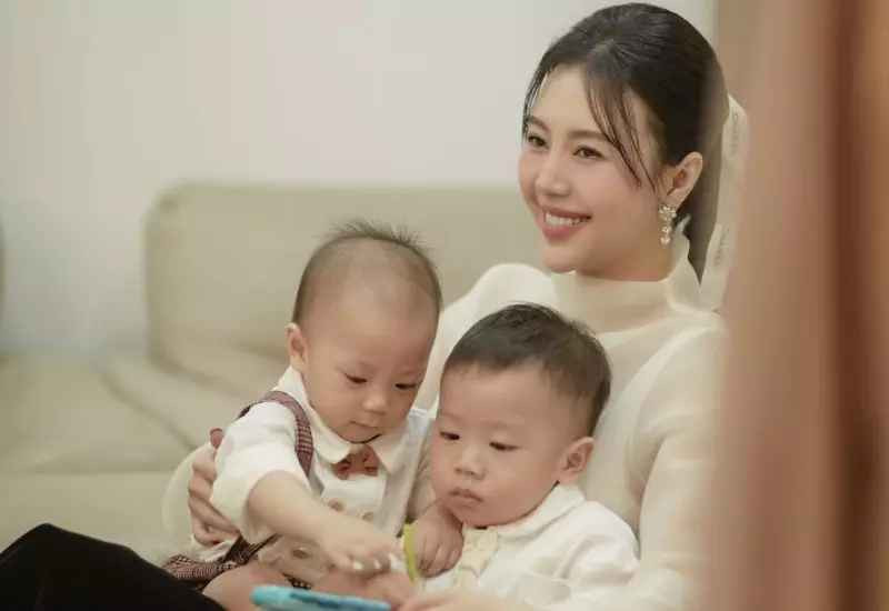 Bẵng đi một thời gian đến tháng 12/2020, người đẹp họ Vũ bất ngờ tổ chức đám hỏi với ông xã tên T.V.H, hơn cô 4 tuổi. Được biết, anh hiện là giám đốc một công ty về thiết bị điện ở Hà Nội.