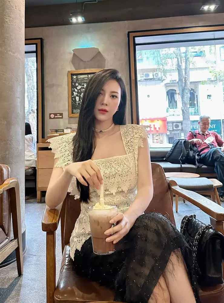 Và chỉ 1 năm sau, Ngọc Châm và chồng chính thức tổ chức đám cưới và tiếp tục đón con thứ 2 là bé Liam vào tháng 10/2022.