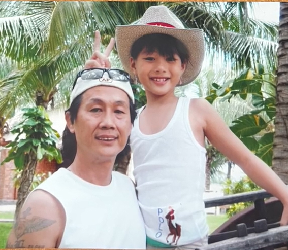 Cách trang điểm của con gái "Ông chú Polo" cũng khá Tây, làm nổi bật được những đường nét sắc sảo trên gương mặt.