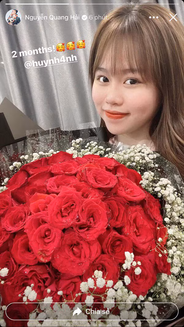 Kèm thoe đó, Huỳnh Anh dòng trạng thái đầy tâm trạng: 'What type of girl would I be, if I was to leave when you need me most' (Em sẽ thành kiểu con gái như thế nào nếu em rời đi khi anh cần em nhất) như một động thái ngầm khẳng định sẽ không rời đi sau vụ "phốt" lộ tin nhắn.