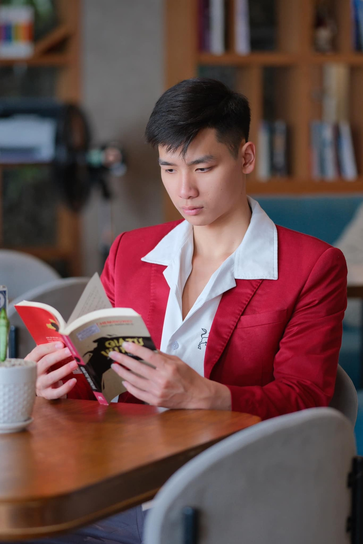 Với thành tích này, Kim Sơn đã phá kỷ lục SEA Games tồn tại suốt 14 năm trước đó và trở thành nam kình ngư đầu tiên giành HCV cho Đoàn Thể thao Việt Nam. Đây cũng là kỳ SEA Games đầu tiên mà Kim Sơn tham gia.