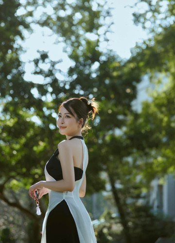 Nhưng mỗi khi Trâm Anh có hoạt động mới, thì đều khiến dân mạng phải trầm trồ.