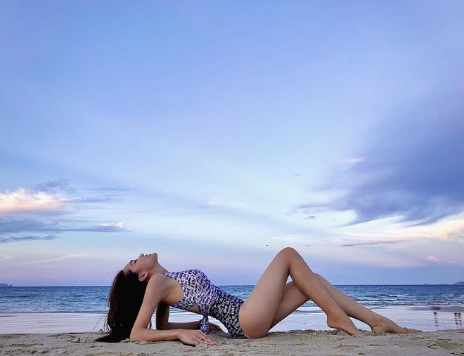 Với body nuột nà đáng ngưỡng mộ, Ngọc Nữ chẳng cần phải đau đầu nghĩ caption cũng đủ khiến dân tình đổ đứ đừ.