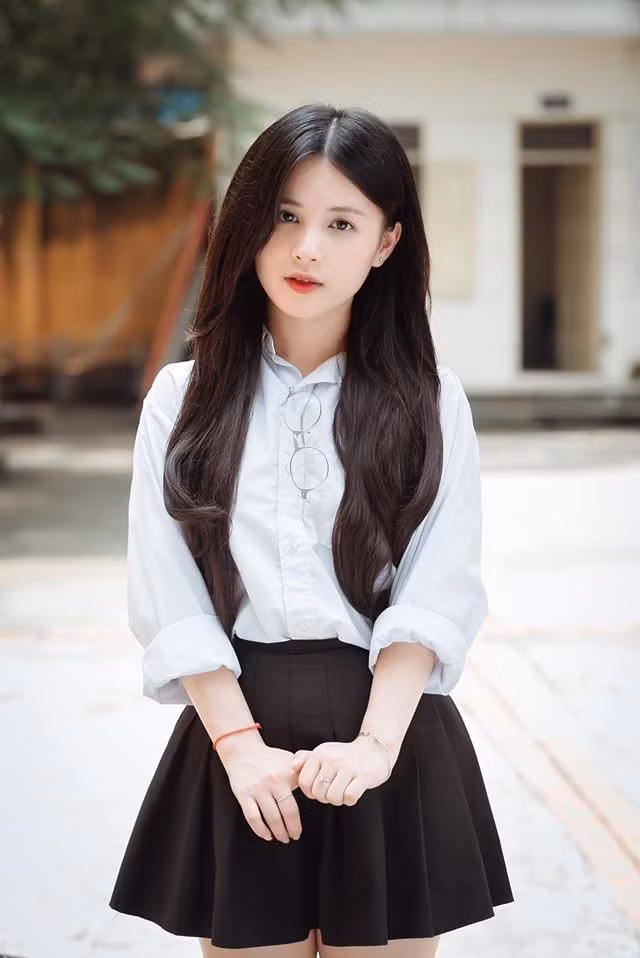 Chia sẻ trên trang cá nhân của mình, Hương Thảo cho biết: "Tôi thuộc tạng người dễ tăng cân. Nhất là thời gian rồi, nhận thấy mình bị tăng quá đà nên phải lao tới phòng gym."