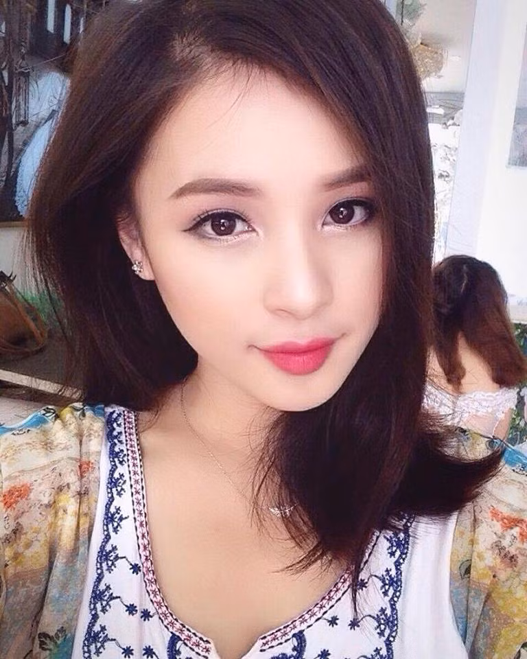 Sự thay đổi ngoại hình của Hương Thảo nhận được sự phản hồi tích cực của các fans và cô nàng cũng không ngần ngại động viên bạn bè hay giảm cân theo cách khoa học.