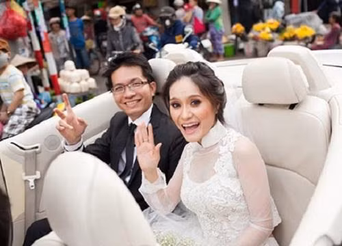 Dù từng đứng trên sân khấu phục vụ khán giả nhưng mới đây nữ đại gia Đoàn Di Băng lại lên tiếng mong mọi người không gọi mình là ca sĩ.