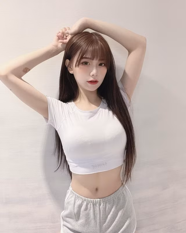 Trước đó, Qing Qing cũng hé lộ rằng mình cũng vừa bỏ một khoản không hề nhỏ để mua nhà, xế hộp cho riêng mình.