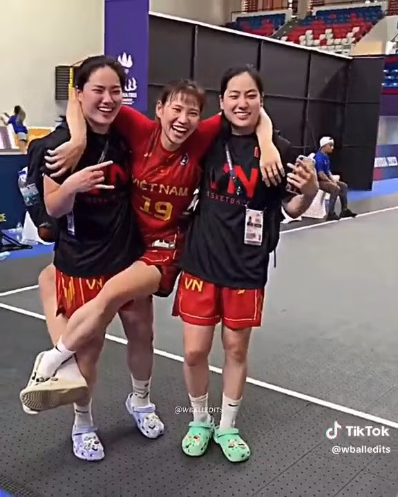 Nhưng sau tất cả, niềm đam mê và sự truyền lửa từ người cha của họ đã góp phần tạo nên một Trương Thảo My và Trương Thảo Vy xuất sắc như hiện nay.