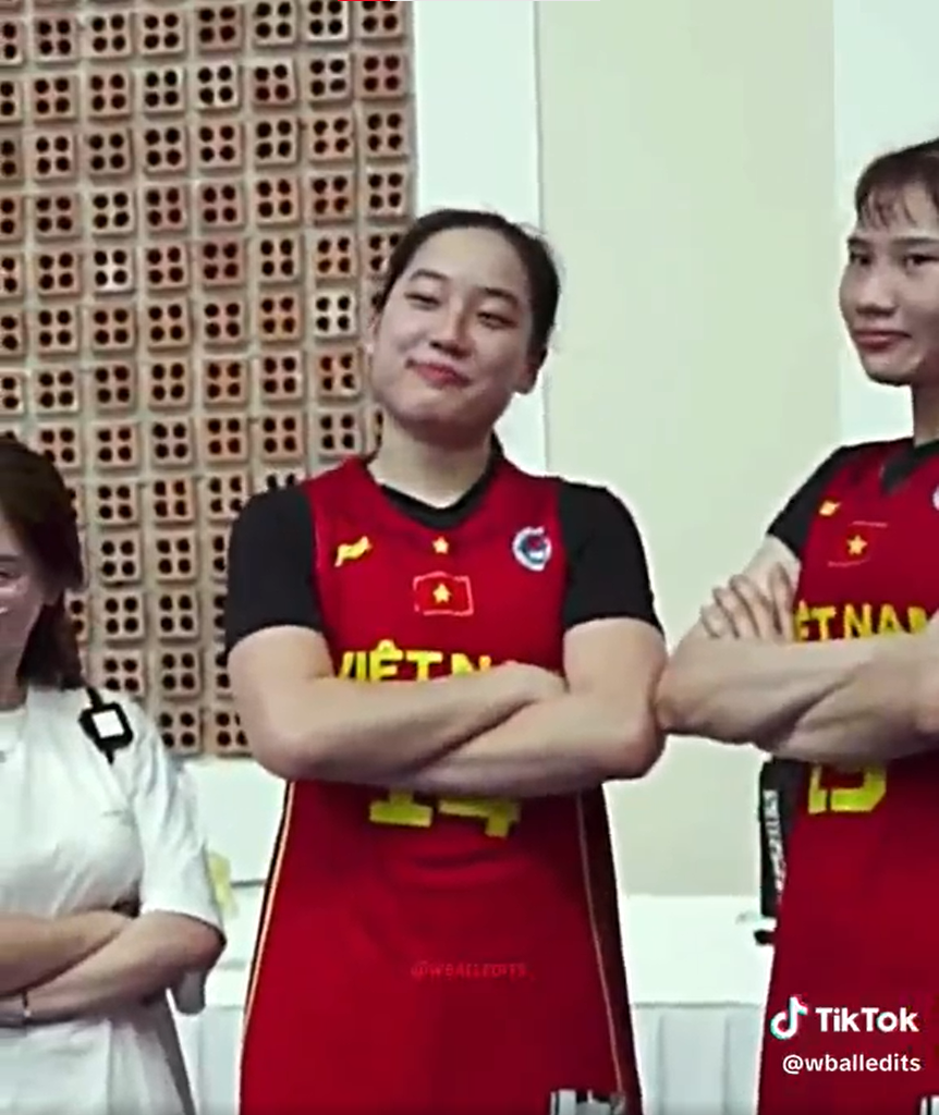 Ít ai biết rằng đằng sau những khoảnh khắc vui tươi, hồn nhiên ấy là những giây phút tập luyện vô cùng căng thẳng của hai chị em. Cả hai đều trải qua những khoảng thời gian khó khăn, thất bại.