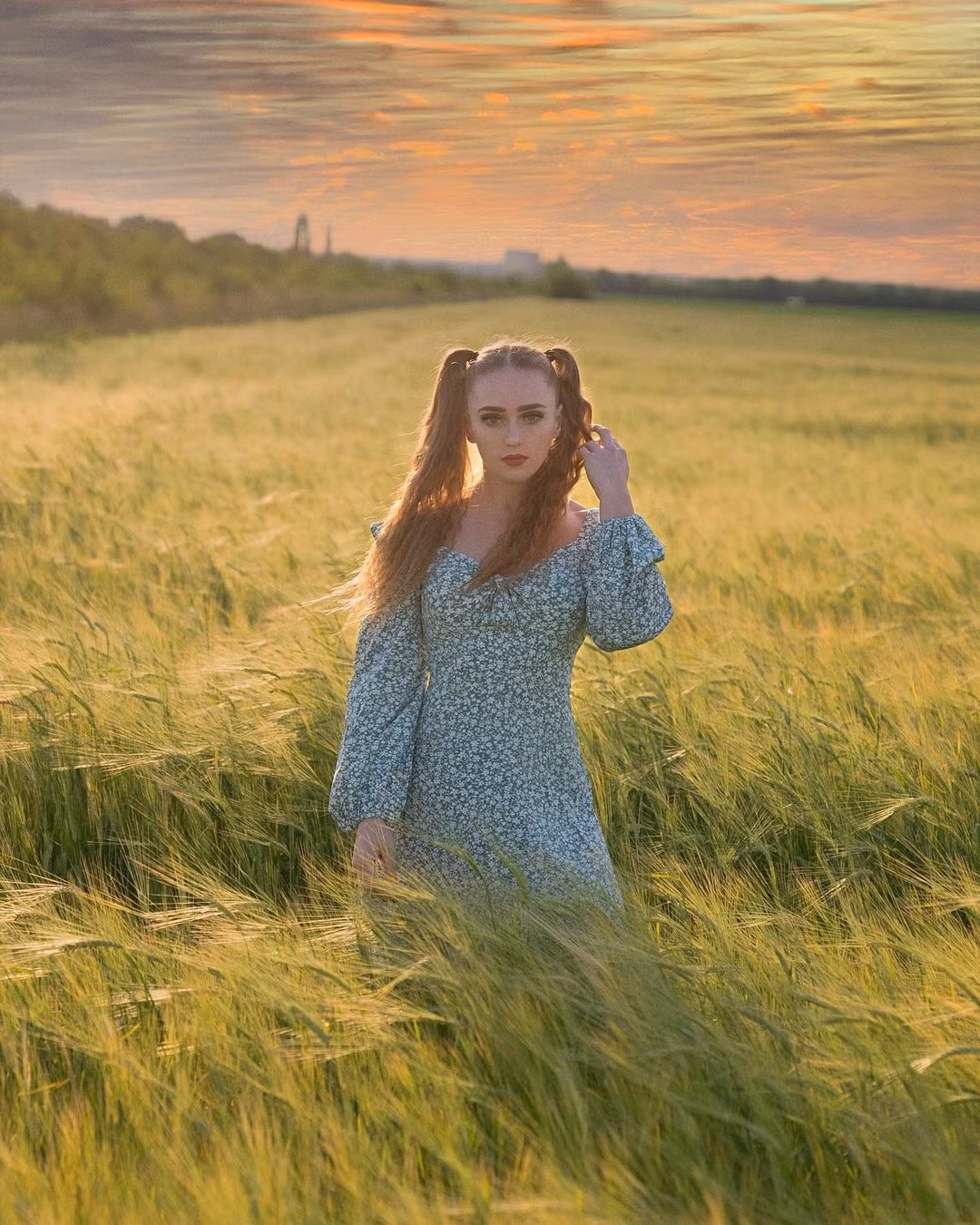 Trong suốt nhiều năm, Julia trở thành một biểu tượng cử tạ và là một người nổi tiếng về thể hình.