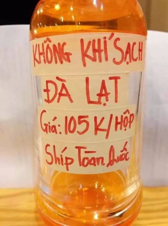 Về phía cộng đồng mạng, họ tỏ ra bất ngờ khi không khí hiện cũng có thể trở thành mặt hàng để rao bán.